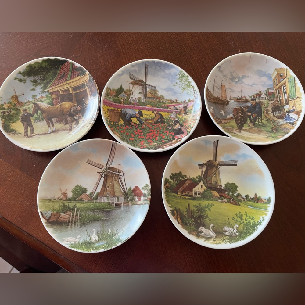 Holland Collectible Scenery Plates